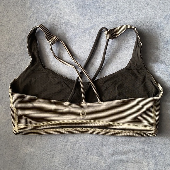 Lululemon sports bra - Picture 2 of 2
